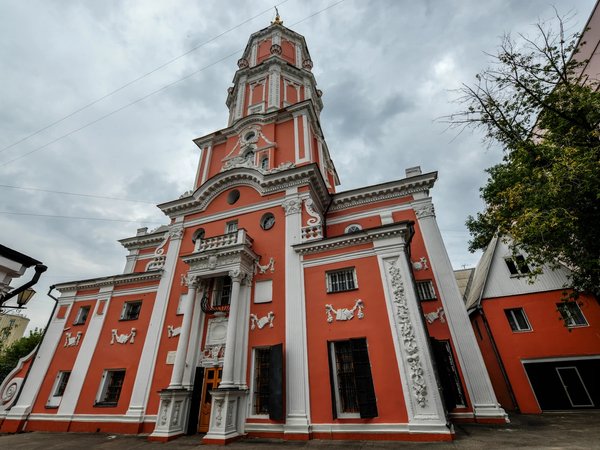 Мобильный квест в Москве «В поисках масонских секретов» (16+)