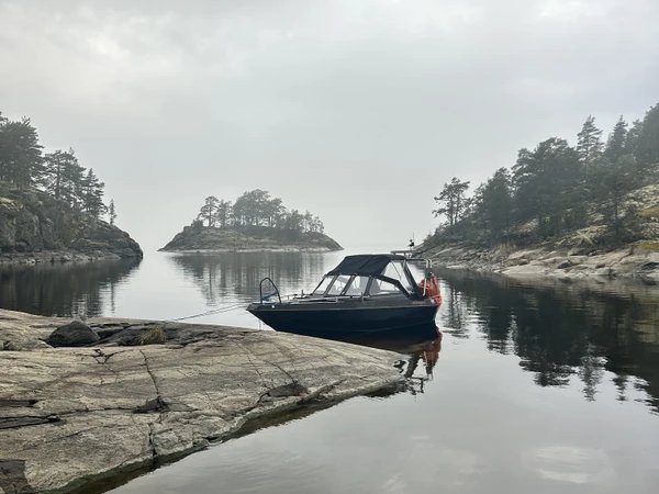 Групповая прогулка на катере по Ладоге