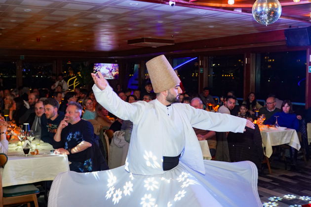 Фото экскурсии - Круиз по Босфору на теплоходе с турецкой ночью и шоу-программой - 12