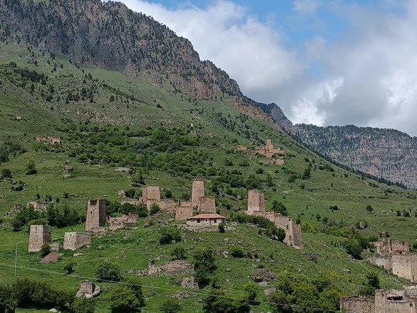 Из Нальчика — в удивительный край башен и горных дорог - фото 3