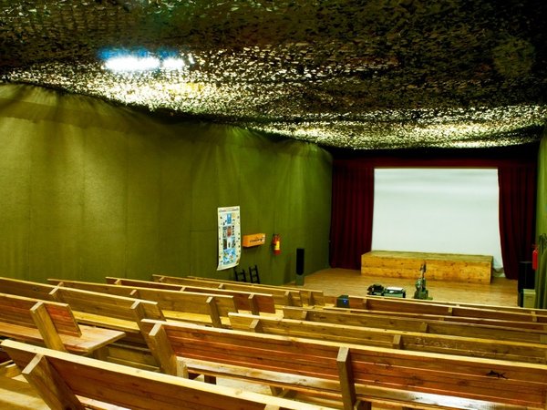 Спуск в бункер времён Холодной войны - фото 3