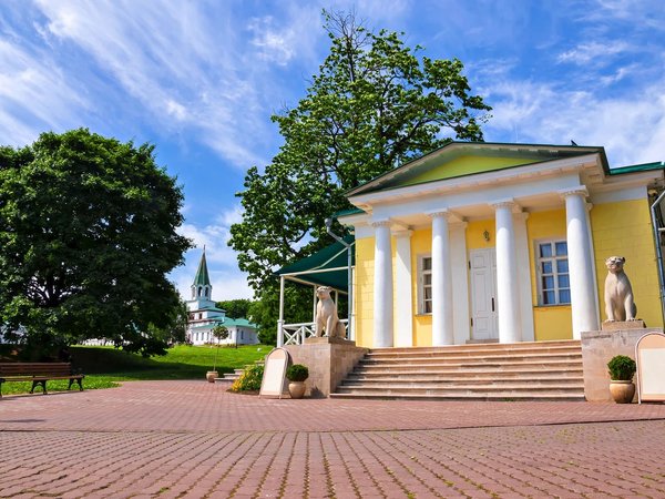 Коломенское: аудиопрогулка по парку + билет в домик Петра I