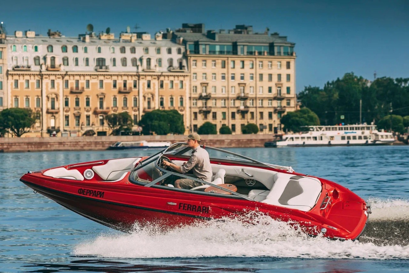 На катере Ferrari — прогулка по рекам и каналам Петербурга + акватория Невы