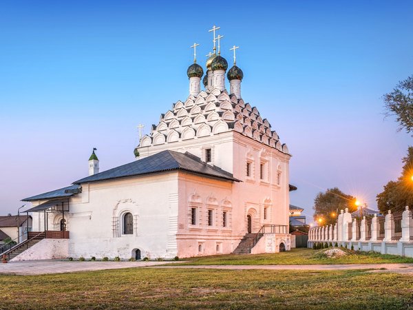 Коломенский Посад: купеческая патриархальность и стрит-арт