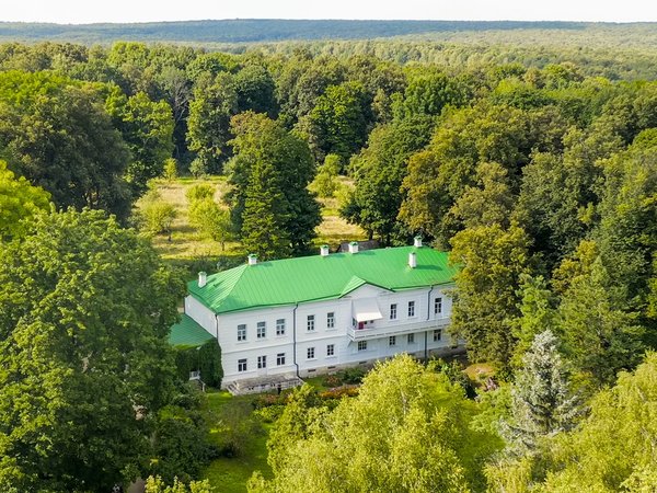 Ясная Поляна — путешествие в «литературную Мекку» (на вашем автомобиле) - фото 1