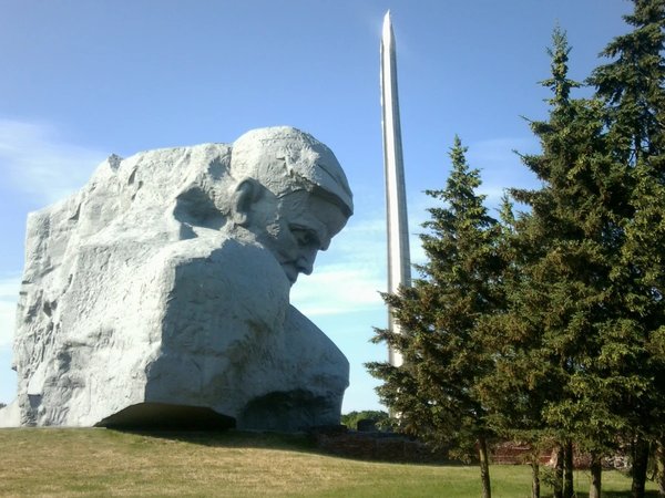 По главным местам Брестской крепости — в сборной группе - фото 1