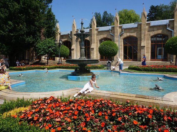 Гуляем по Кисловодску всей семьей - фото 3