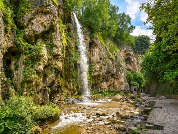 Медовые водопады и гора Кольцо: автобусная экскурсия из Пятигорска - фото 1