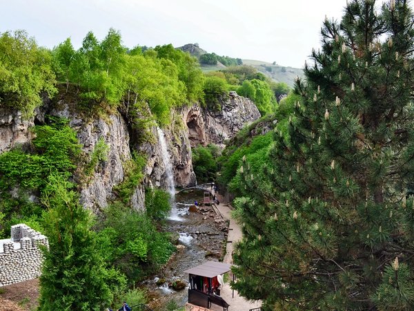 Медовые водопады и гора Кольцо: автобусная экскурсия из Пятигорска - фото 4