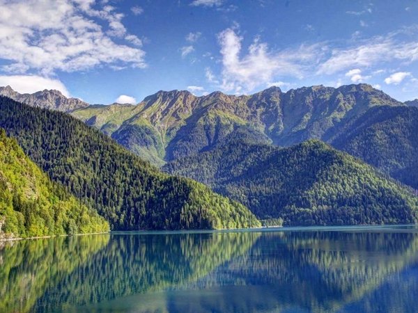 Из Гагры — в сказочный мир горных озёр и водопадов - фото 1
