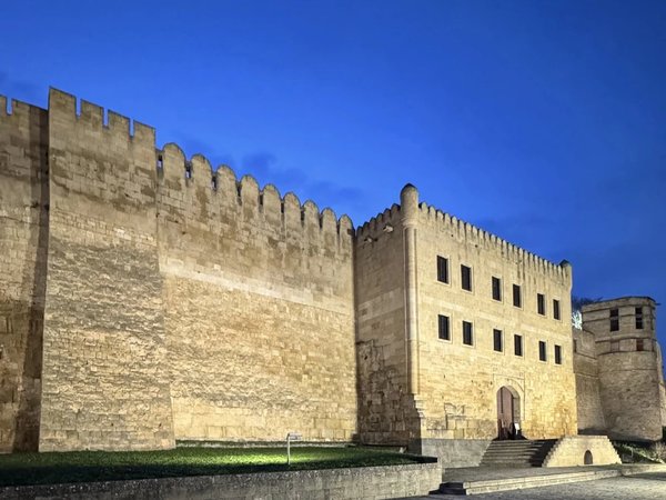 По историческим улочкам Дербента — на гольфкаре - фото 3