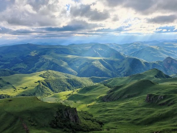 Плато Бермамыт — край скал и облаков: из Пятигорска в мини-группе - фото 4