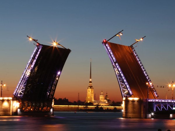 Автобусная экскурсия по ночному Петербургу + разведение мостов