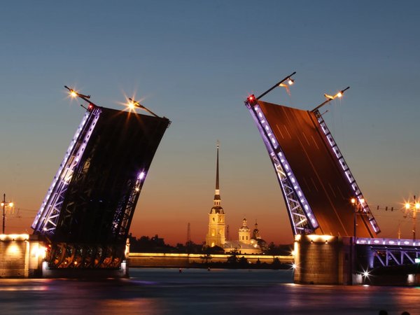 Автобусная экскурсия по ночному Петербургу + разведение мостов - фото 1
