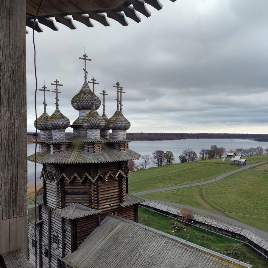 Из Петрозаводска — к чарующему острову Кижи