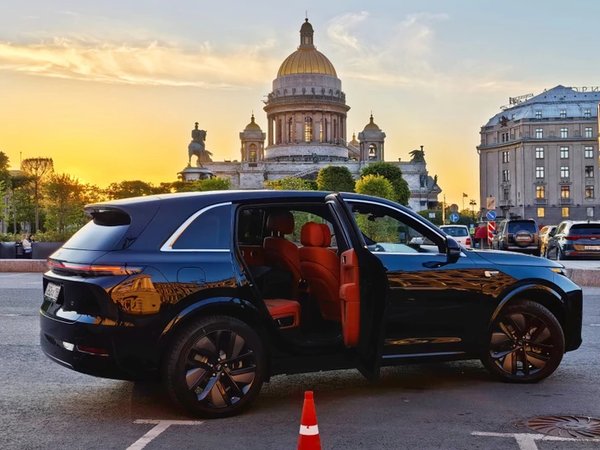 Обзорная экскурсия «Мой Петербург» на авто с панорамной крышей - фото 1