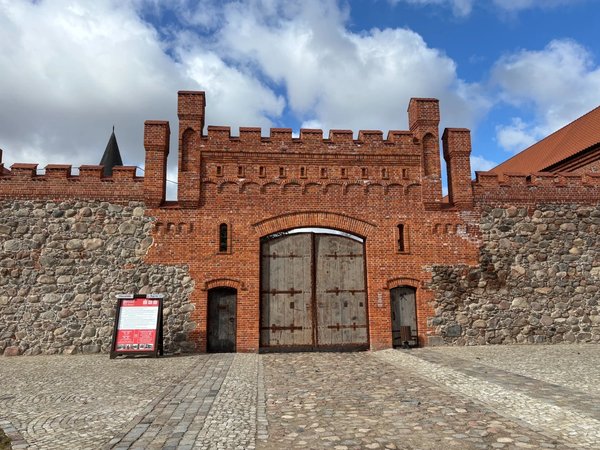 Из Калининграда — к замкам Нойхаузен, Шаакен и Нессельбек - фото 1