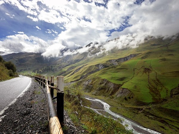 Путешествие в Казбеги — путь к вашему сердцу - фото 3