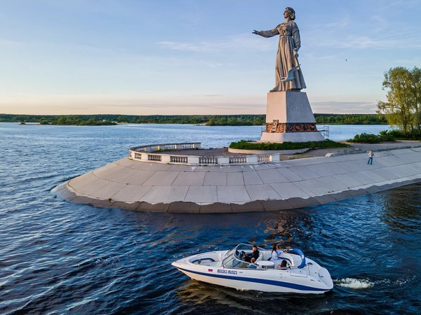 Красоты Рыбинского моря — с борта катера