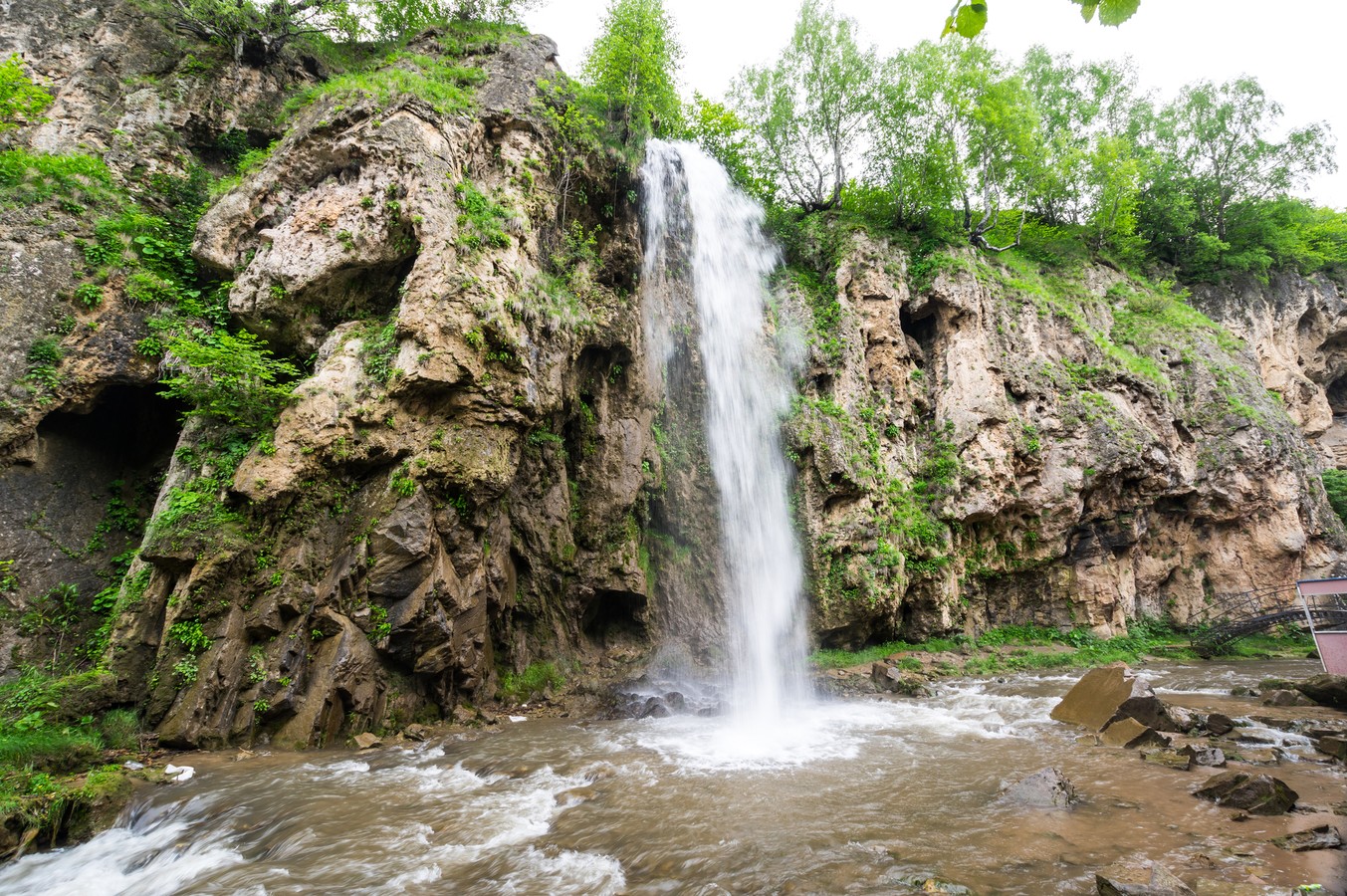Из Кисловодска — к «водопадам, что пахнут медом»!