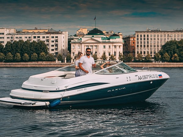 На катере по водам Санкт-Петербурга