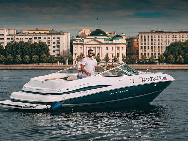 На катере по водам Санкт-Петербурга - фото 1