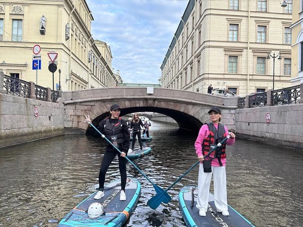 Утренний сап-сплав по центру Петербурга (в мини-группе)
