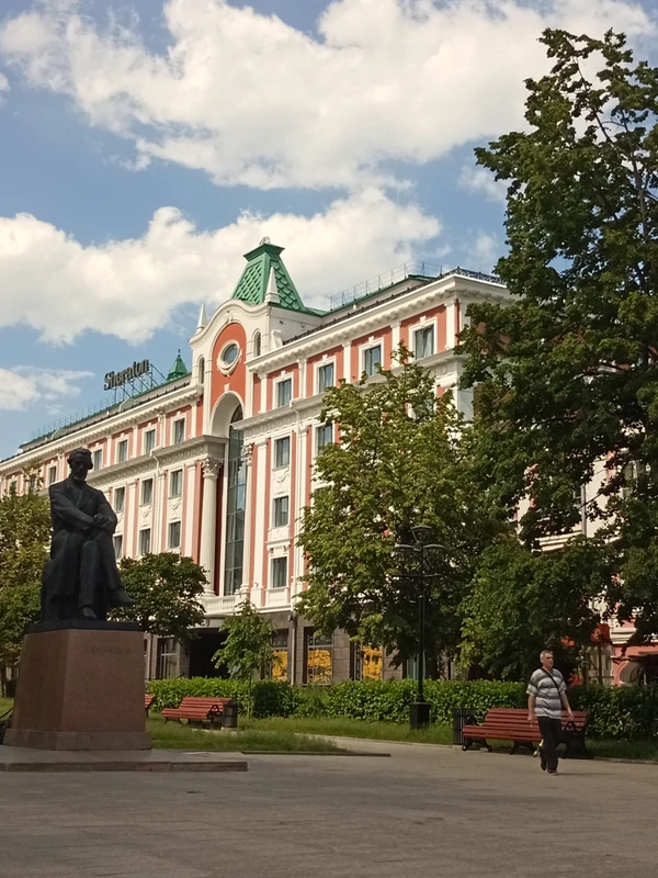 По визитным карточкам Нижнего Новгорода
