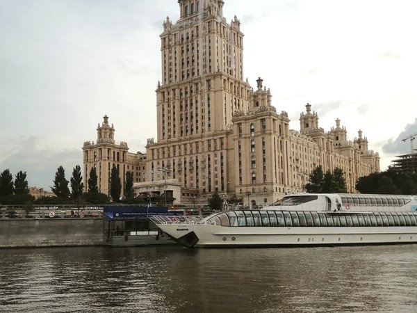 На речном трамвайчике от Киевского вокзала до парка «Фили» - фото 1