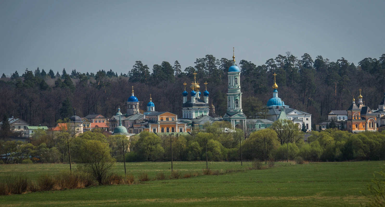 Оптина пустынь и Шамордино: культовые святыни Калужской области