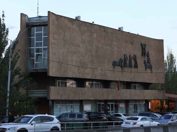 Советский модернизм в Ереване — с современным художником - фото 4