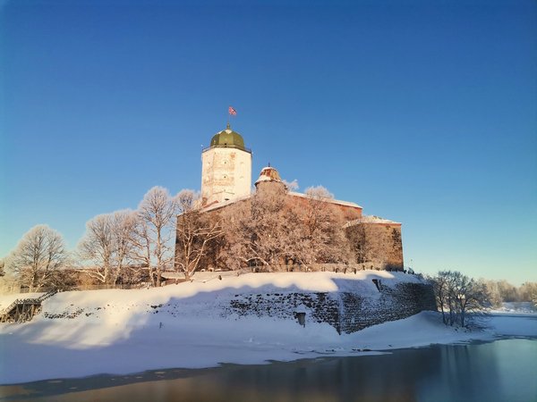 Из Петербурга в Выборг: поездка с краеведом