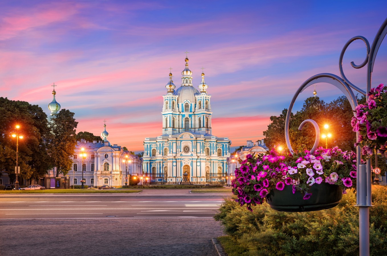 Огни вечернего Петербурга