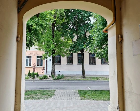 Обнять Брест