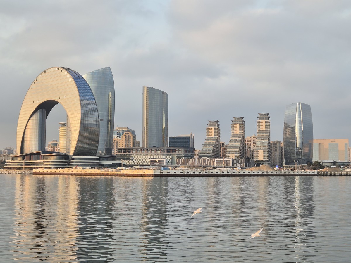 Романтичный Баку на водной прогулке по Каспийскому морю