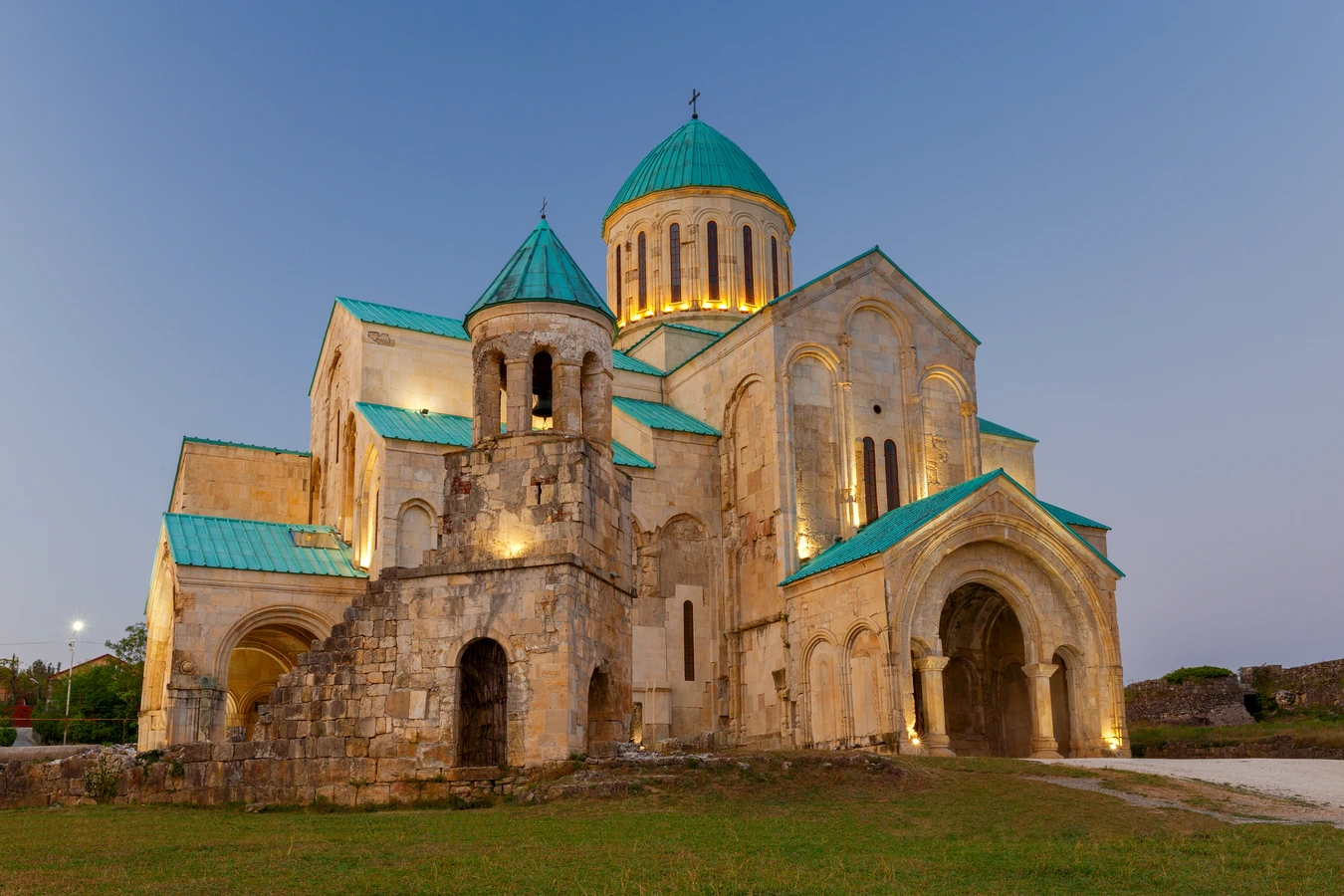 Кутаиси во всех оттенках: история, природа, вино