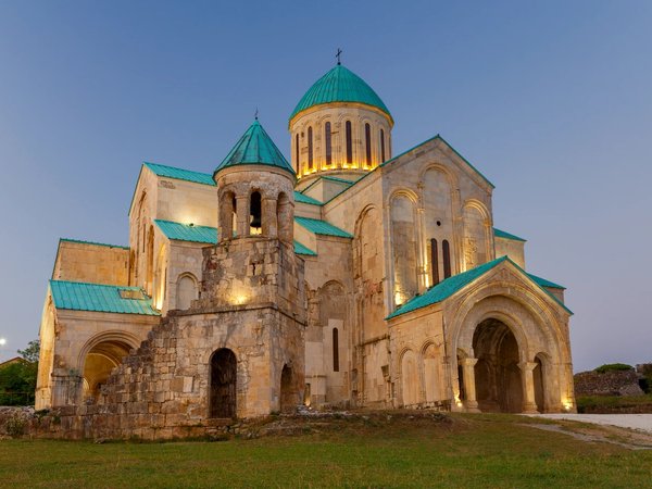 Кутаиси во всех оттенках: история, природа, вино