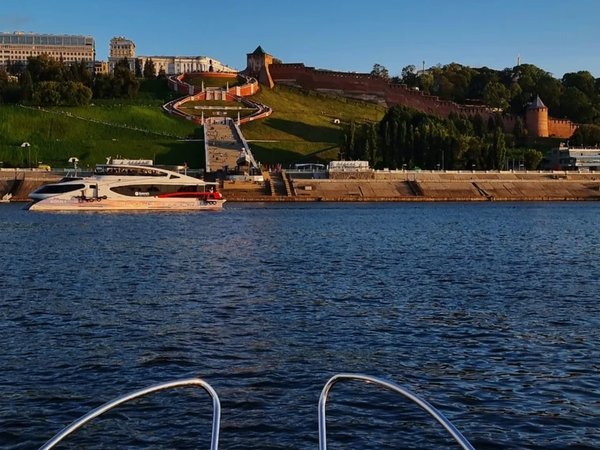 Свидание с Нижним Новгородом на катере - фото 2