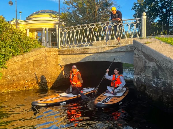 Мимо старинных особняков северной Венеции — на сапах - фото 4