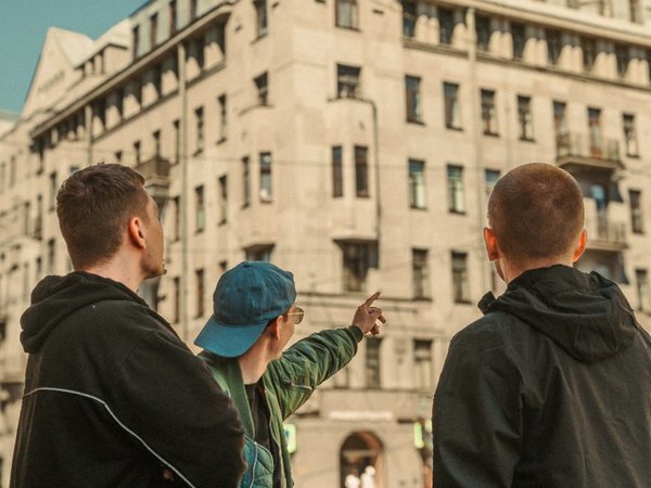 Утренняя прогулка в Петербурге — кофе, двери, дома и атмосфера - фото 4