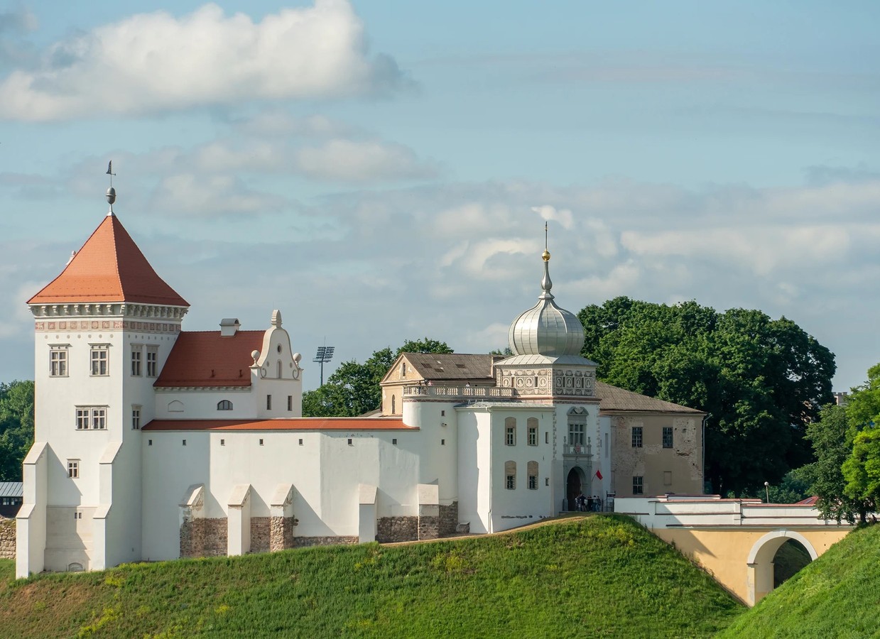 Лида и Гродно — из Минска (обед включён)