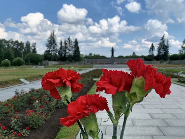 Пискарёвское кладбище: никто не забыт, ничто не забыто! - фото 1