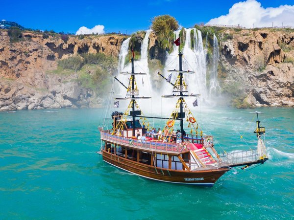 На пиратском корабле к водопаду Дюден из Антальи - фото 1
