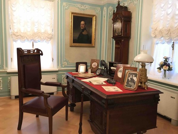 Групповая экскурсия в Ораниенбаум: Меншиковский и Китайский дворцы - фото 4