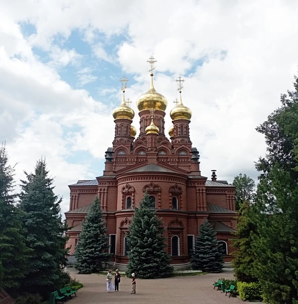 К востоку от Лавры: святые места среди рек и лесов