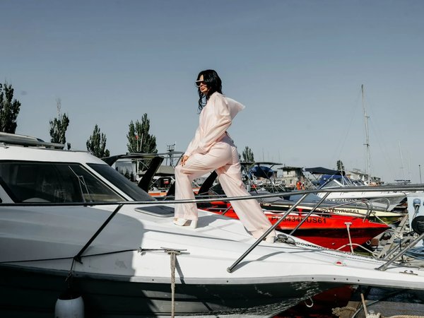 На катере по Таганрогскому заливу с купанием в море