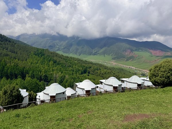 Из Бишкека в горы: Ала-Арча, Чункурчак, Небесный мост и этно-обед - фото 1