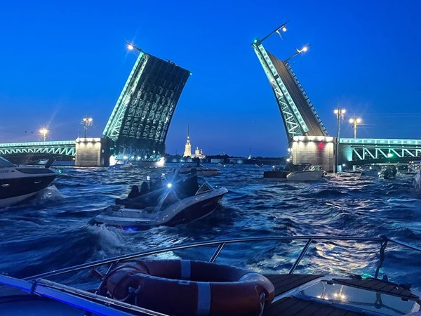 Ночная водная прогулка к самым известным разводным мостам Петербурга - фото 3
