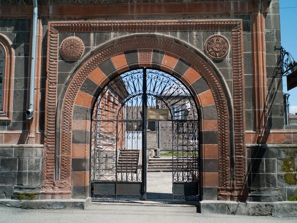 Гюмри: город искусств, ремёсел и юмора - фото 2