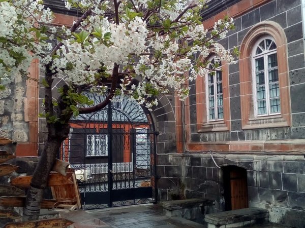 Гюмри: город искусств, ремёсел и юмора - фото 1